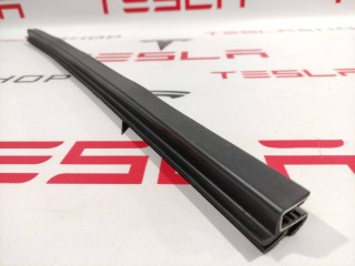 Уплотнитель стекла внутренний двери, ориг. номер 1038408-00-A, Tesla Model S 2012-2016