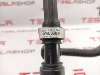 Шланг охлаждения переднего мотора - вход, ориг. номер 1065858-00-, Tesla Model S 2016-2021