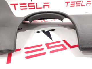 Накладка центральной панели (под руль), ориг. номер 1002405-01-E, Tesla Model S 2016-2021