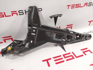 Кронштейн внутренний стойки C, ориг. номер 1009272-00-F, Tesla Model S 2016-2021