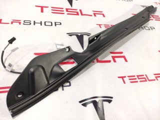 Датчик прижатия (накладка крышки багажника), ориг. номер 6007576-00-B, Tesla Model S 2016-2021