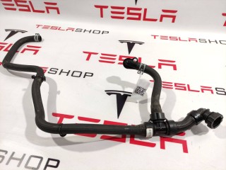 Шланг охлаждения задний мотор - вход, ориг. номер 1058668-00-D, Tesla Model S 2016-2021