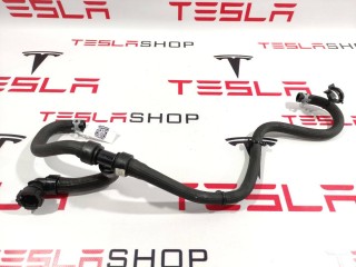 Шланг охлаждения задний мотор - выход, ориг. номер 1058000-00-F, Tesla Model S 2016-2021