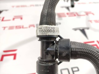 Шланг охлаждения задний мотор - выход, ориг. номер 1058000-00-F, Tesla Model S 2016-2021