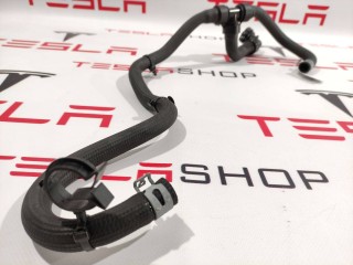 Шланг охлаждения задний мотор - выход, ориг. номер 1058000-00-F, Tesla Model S 2016-2021