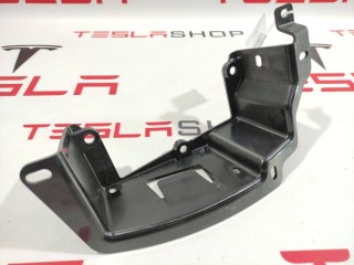 прочая запчасть, ориг. номер 1051906-00-A, Tesla Model S 2012-2016