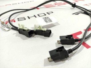 Кабель USB, ориг. номер 1004815-08-B, Tesla Model S 2016-2021