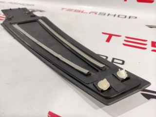 Накладка стойки B, наружная, ориг. номер 1004534-00-B, Tesla Model S 2012-2016