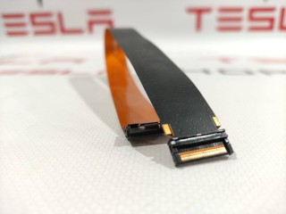 Шлейф подключения дисплей - MCU, ориг. номер 1004777-03-C, 1018234-00-A, Tesla Model S 2012-2016