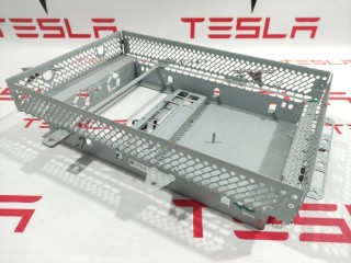 прочая запчасть, ориг. номер 1004777-03-C, 1010367-11-A, Tesla Model S 2012-2016