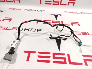 прочая запчасть, ориг. номер 1041317-00-G, Tesla Model S 2012-2016