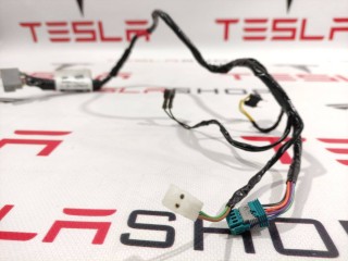 прочая запчасть, ориг. номер 1041317-00-G, Tesla Model S 2012-2016