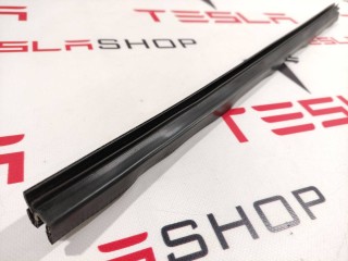 Уплотнитель стекла внутренний двери, ориг. номер 1038405-00-A, Tesla Model S 2012-2016