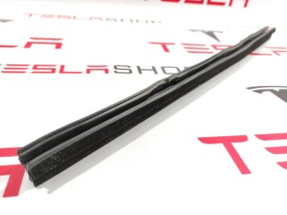 Уплотнитель стекла внутренний двери, ориг. номер 1038407-00-A, Tesla Model S 2016-2021