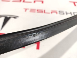 Уплотнитель стекла внутренний двери, ориг. номер 1038408-00-A, Tesla Model S 2012-2016