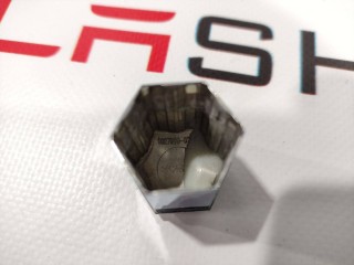 Колпачек колесной гайки, ориг. номер 1027010-02-A, Tesla Model X 2015-2021