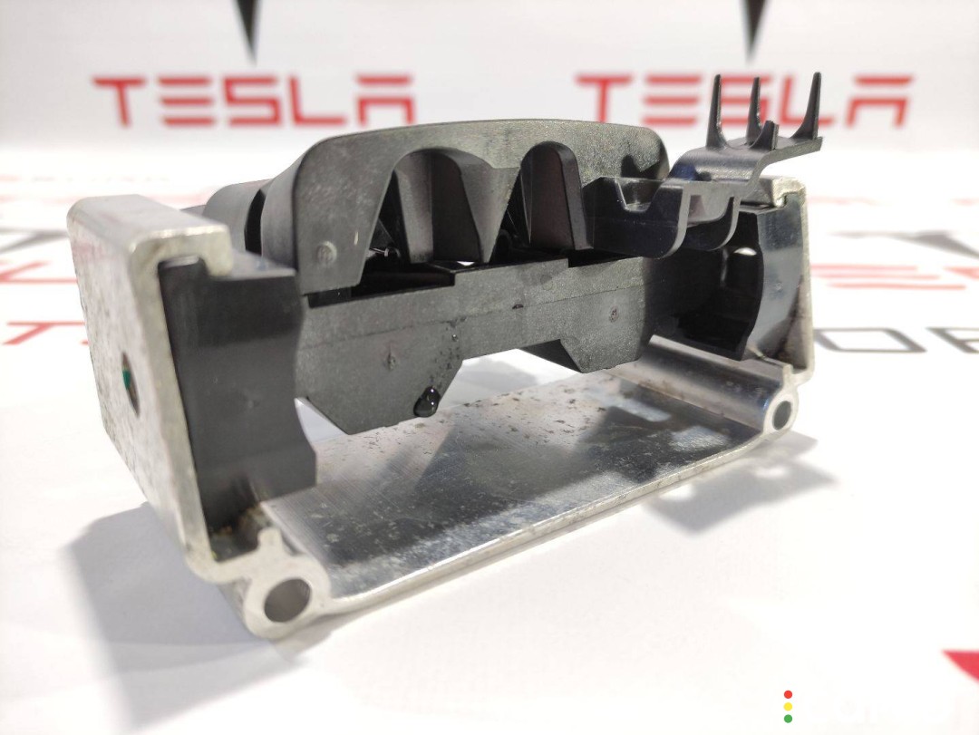Крышка-фиксатор Tesla Model S 2012-2016, 1056505-00-E, фото 3