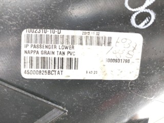 Накладка центральной панели, ориг. номер 1002310-10-D, Tesla Model S 2012-2016