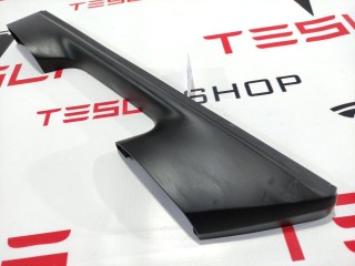 Накладка салазки сидения водит./пассаж., ориг. номер 1061621-00-A, Tesla Model X 2015-2021