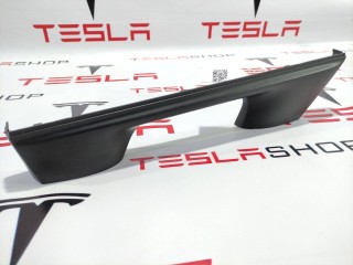 Накладка салазки сидения водит./пассаж., ориг. номер 1061621-00-A, Tesla Model X 2015-2021