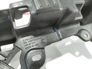 Кронштейн накладки, стойки C, ориг. номер 1053724-00-C, 1056085-00-C, Tesla Model X 2015-2021