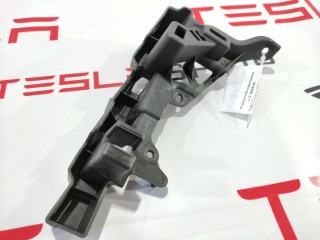 Кронштейн накладки, стойки C, ориг. номер 1053724-00-C, 1056085-00-C, Tesla Model X 2015-2021
