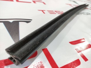 Уплотнитель стекла внутренний двери, ориг. номер 1038408-00-A, Tesla Model S 2012-2016