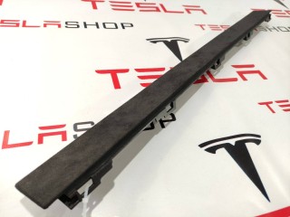 Накладка подъемной задней двери, ориг. номер 1055011-04-D, 1055018-00-E, Tesla Model X 2015-2021