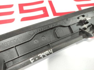 Накладка подъемной задней двери, ориг. номер 1055011-04-D, 1055018-00-E, Tesla Model X 2015-2021