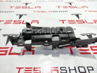 Кронштейн накладки, подъемной задней двери, ориг. номер 1055010-04-D, Tesla Model X 2015-2021