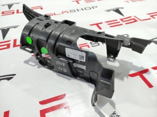 Кронштейн накладки, подъемной задней двери, ориг. номер 1055010-04-D, Tesla Model X 2015-2021