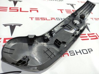 Накладка салазки сидения (водительская), ориг. номер 1013095-00-A, Tesla Model S 2012-2016