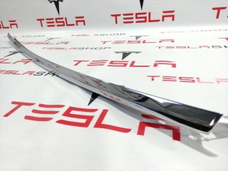 Молдинг подъемной задней двери, ориг. номер 1032250-00-J, Tesla Model X 2015-2021