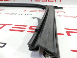 Уплотнитель стекла подъемной задней двери, ориг. номер 1069520-90-H, 1032277-00-E, Tesla Model X 2015-2021