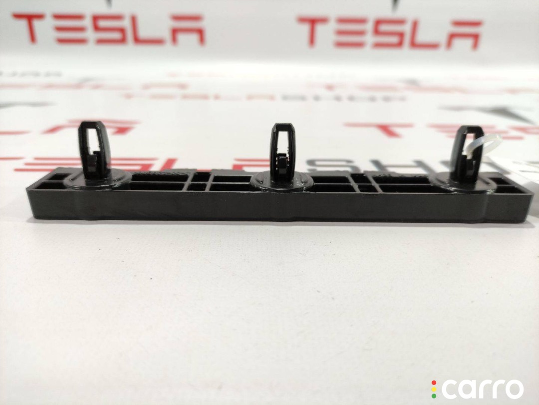 Кронштейн крепления накладки порога рокерной панели Tesla Model S 2012-2016, 100369100B, фото 3