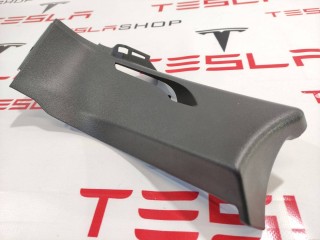 Накладка ремня безопасности стойки С, ориг. номер 1024730-00-B, Tesla Model S 2012-2016