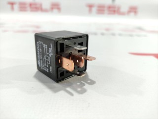 Реле блока предохранителей, ориг. номер 1009096-00-G, DG85B-7011-76-1012, Tesla Model S 2012-2016