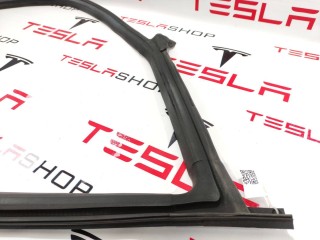 Уплотнитель проема дверного, ориг. номер 1090500-00-K, Tesla Model 3 2017-2021