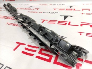 Кронштейн решетки обдува, ориг. номер 1100574-00-H, Tesla Model 3 2017-2021