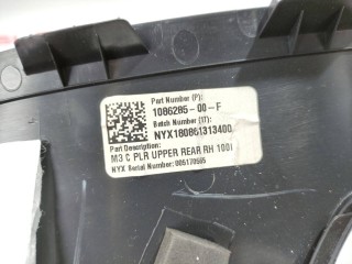 Накладка ремня безопасности стойки С, ориг. номер 1086285-00-F, Tesla Model 3 2017-2021