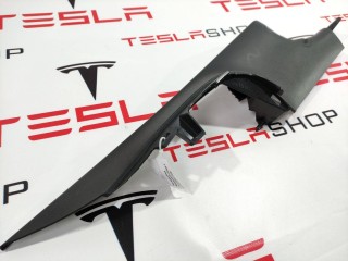 Накладка ремня безопасности стойки С, ориг. номер 1086285-00-F, Tesla Model 3 2017-2021