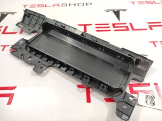 Панель подушки безопасности коленной, ориг. номер 1083350-00-E, Tesla Model 3 2017-2021