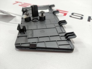 Корпус кронштейна дисплея, ориг. номер 1105487-00-E, Tesla Model 3 2017-2021