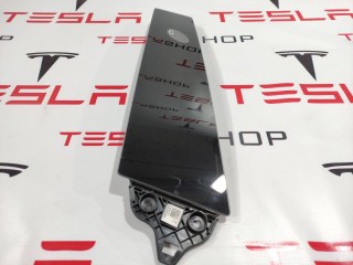 Накладка стойки B, наружная, ориг. номер 1109255-75-D, Tesla Model 3 2017-2021