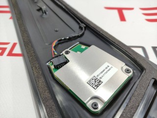 Накладка стойки B, наружная, ориг. номер 1109255-75-D, Tesla Model 3 2017-2021