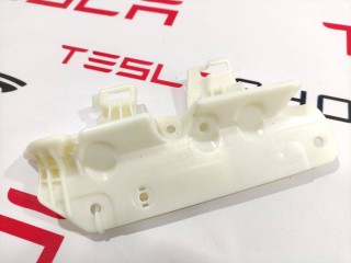 Кронштейн накладки, стойки В, ориг. номер 1098403-00-A, 1103776-00-H, Tesla Model 3 2017-2021
