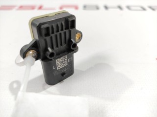 Датчик (холла) ручки двери, ориг. номер 1125266-00-A, 08-407761-AA, Tesla Model 3 2017-2021