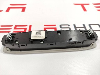 Фонарь подсветки салона, ориг. номер 1092575-91-H, Tesla Model 3 2017-2021