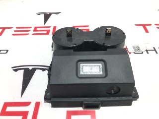 Корпус подстаканника центральной консоли, ориг. номер 1095617-00-C, Tesla Model Y 2020-2026