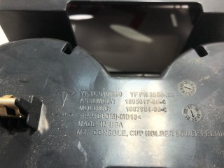 Корпус подстаканника центральной консоли, ориг. номер 1095617-00-C, Tesla Model Y 2020-2026